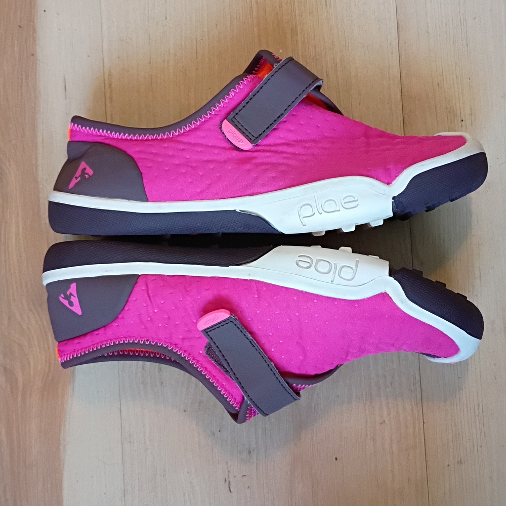 PLAE Kids Bright Pink Sneakers - Picture 4 of 7